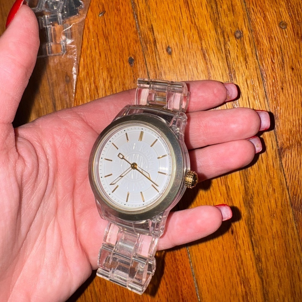 DKNY watch - Picture 2 of 5